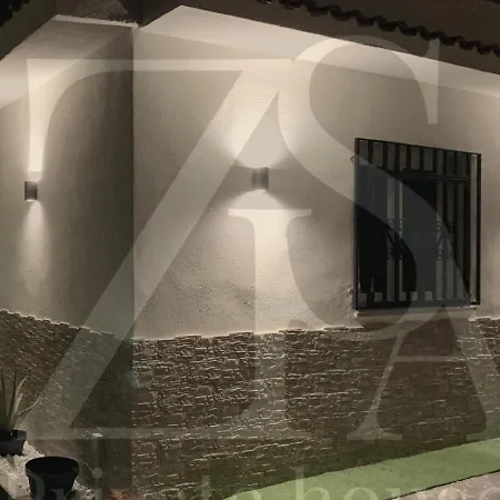Holiday home Zisa Private House